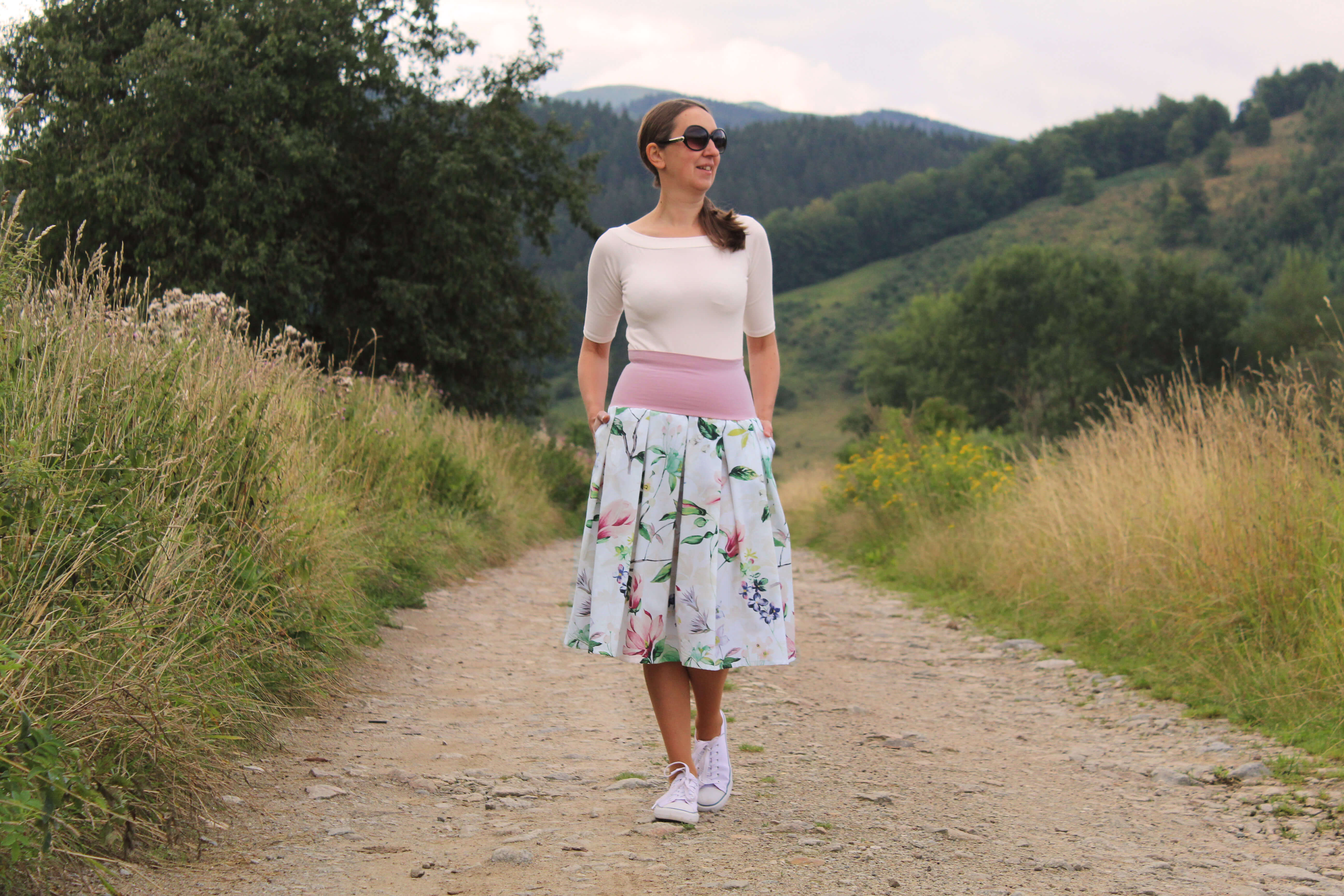 Bavlnená skladaná sukňa bielo-ružová