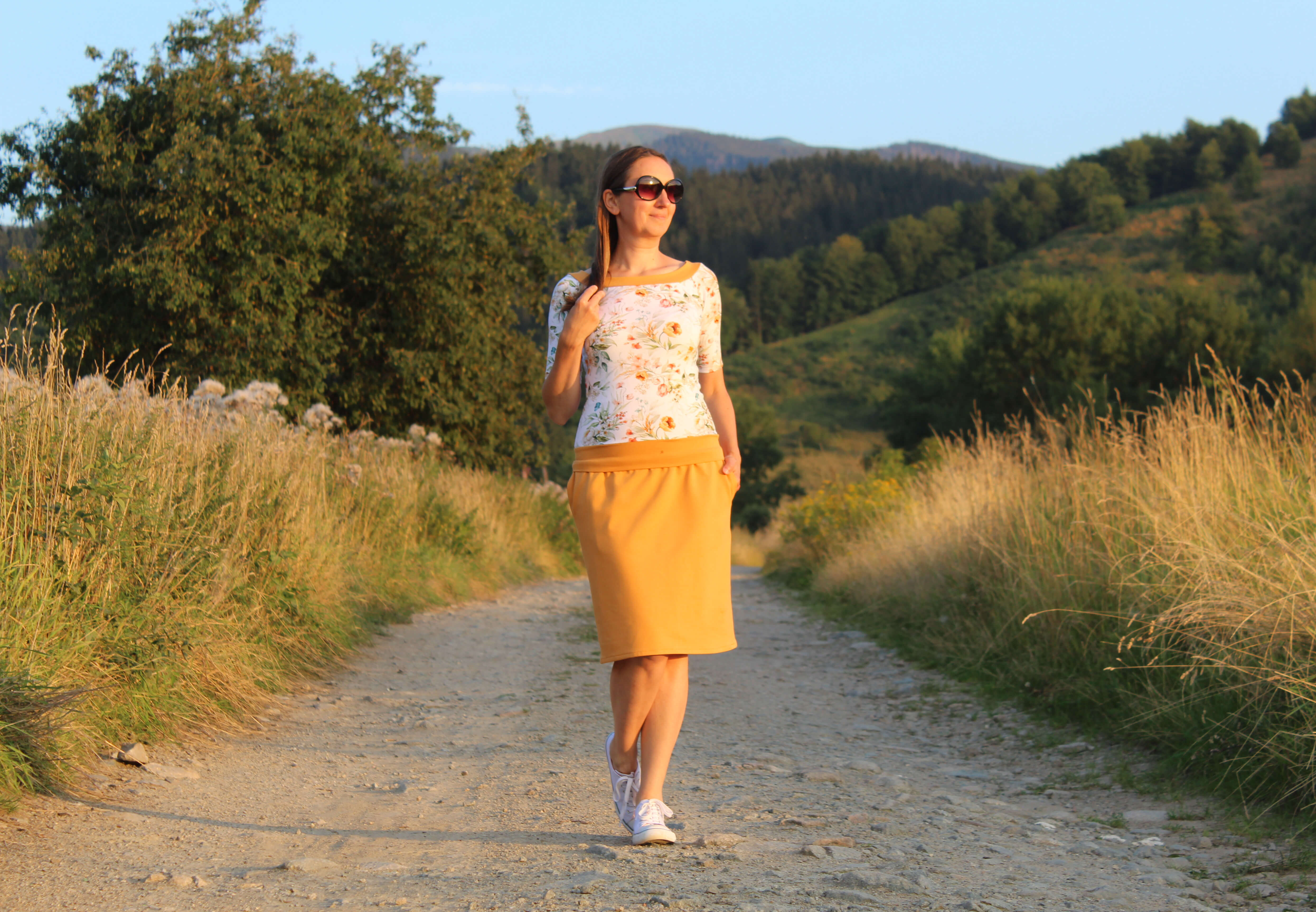 Krátka sukňa horčicová