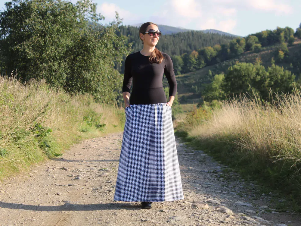 Dlhá sukňa čierno-biele pepitko