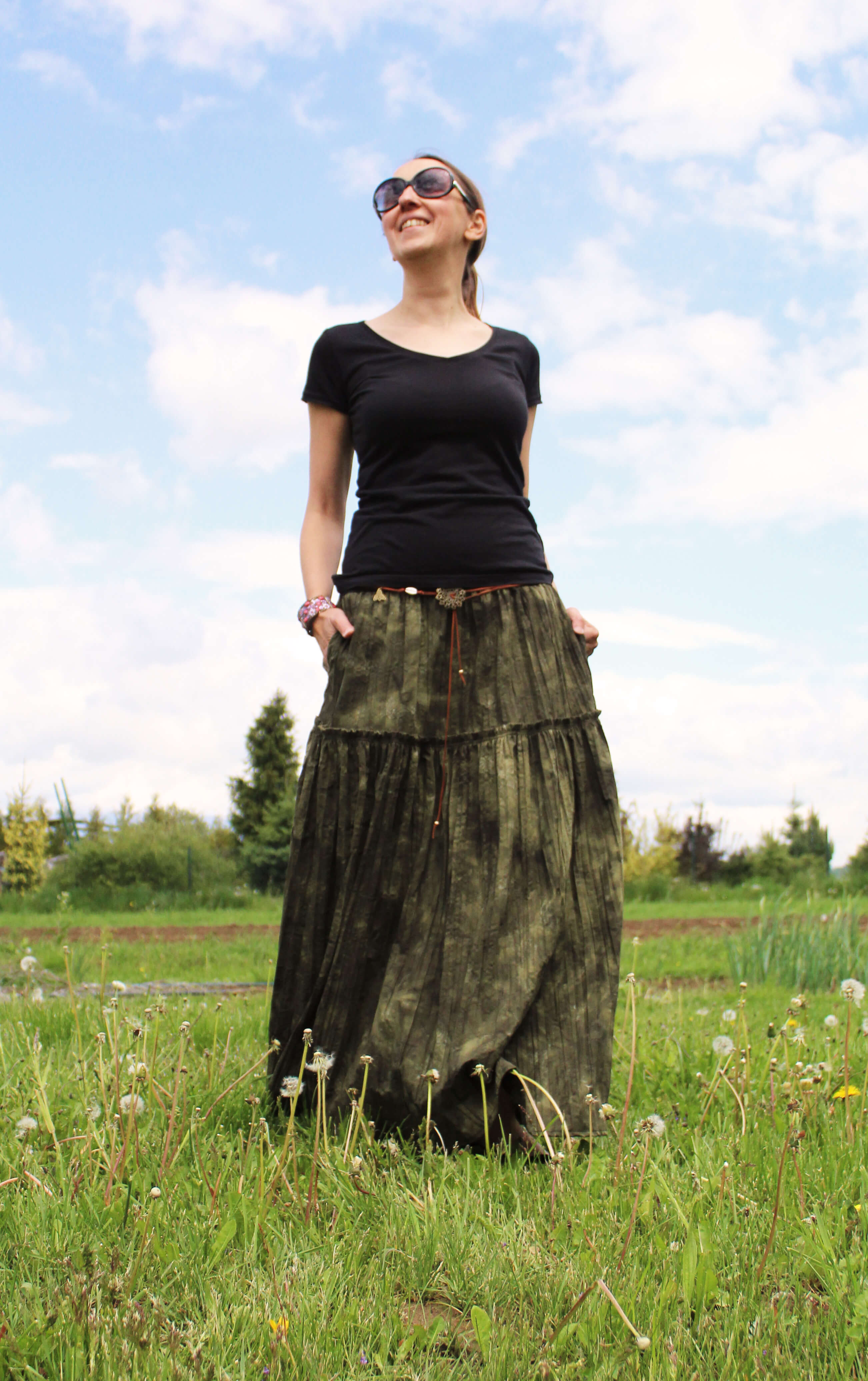 Krešovaná zelená volánová sukňa