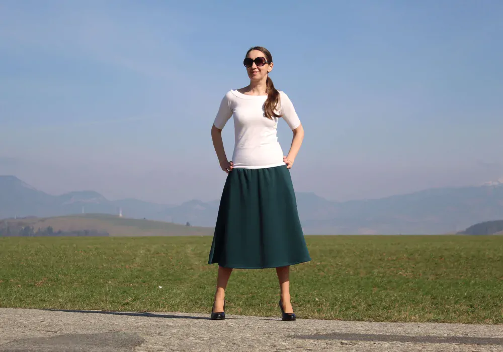 Midi úpletová sukňa zelená