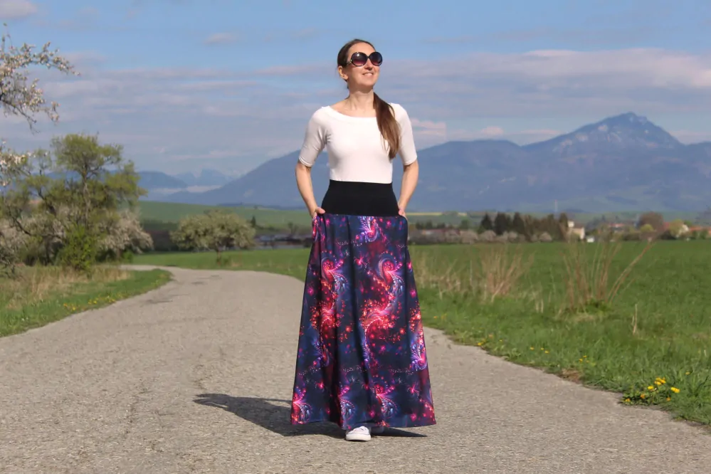 Úpletová sukňa vesmírny abstrakt