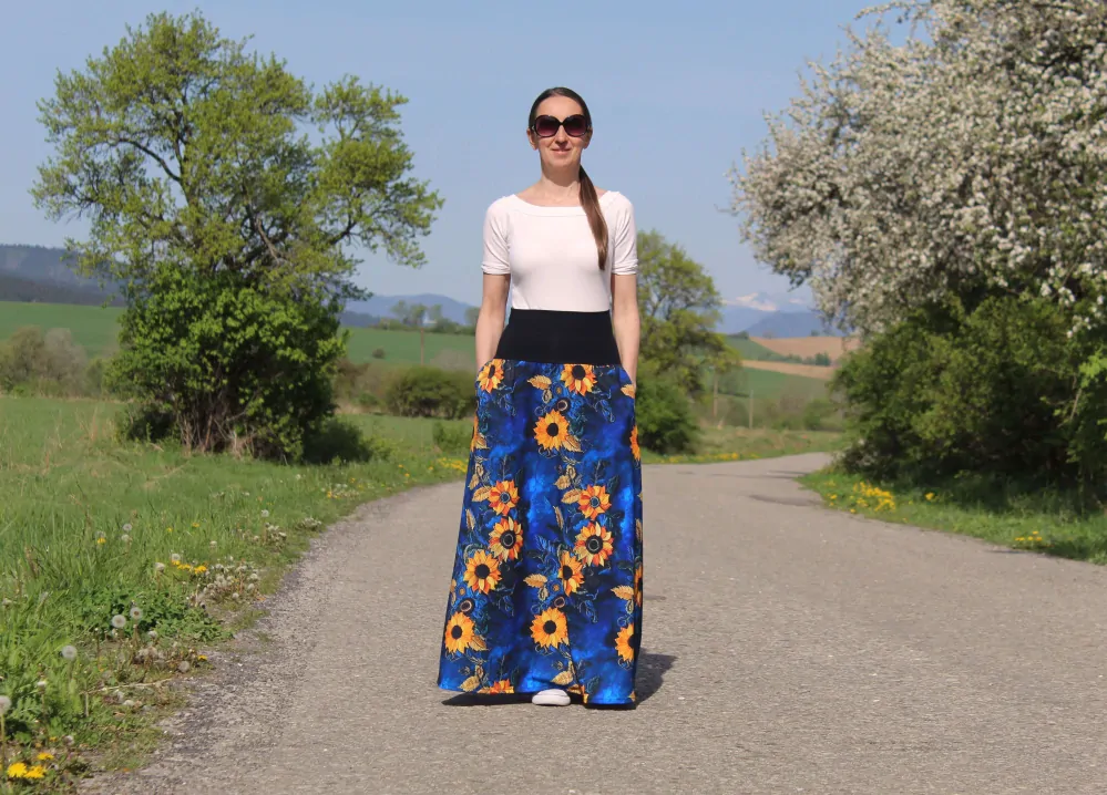 Úpletová sukňa modrá so slnečnicami