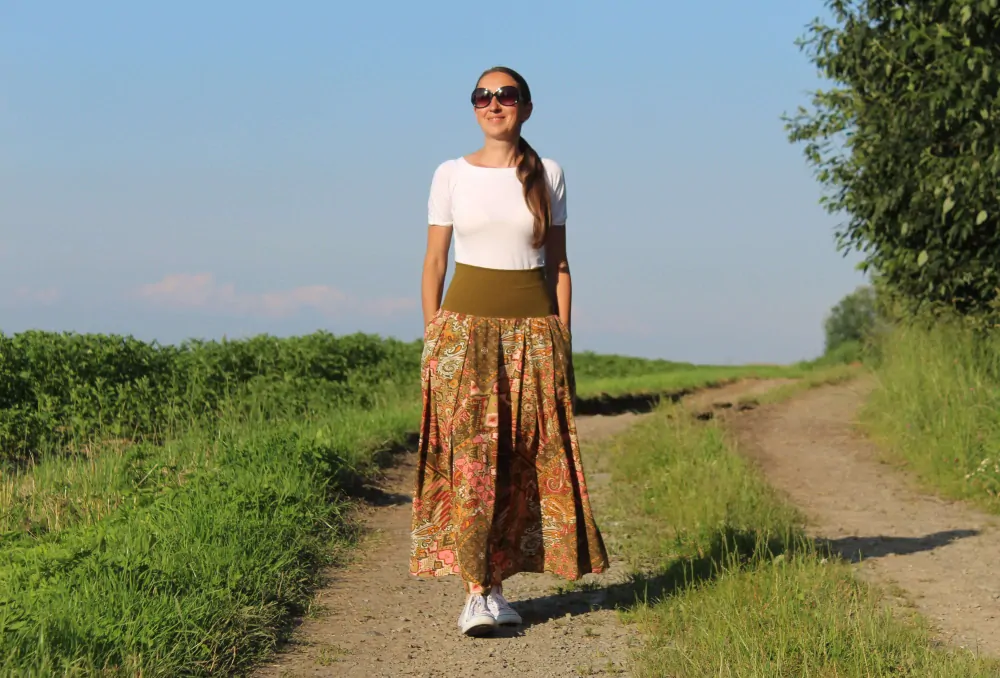 Viskózová sukňa s kašmírovým vzorom