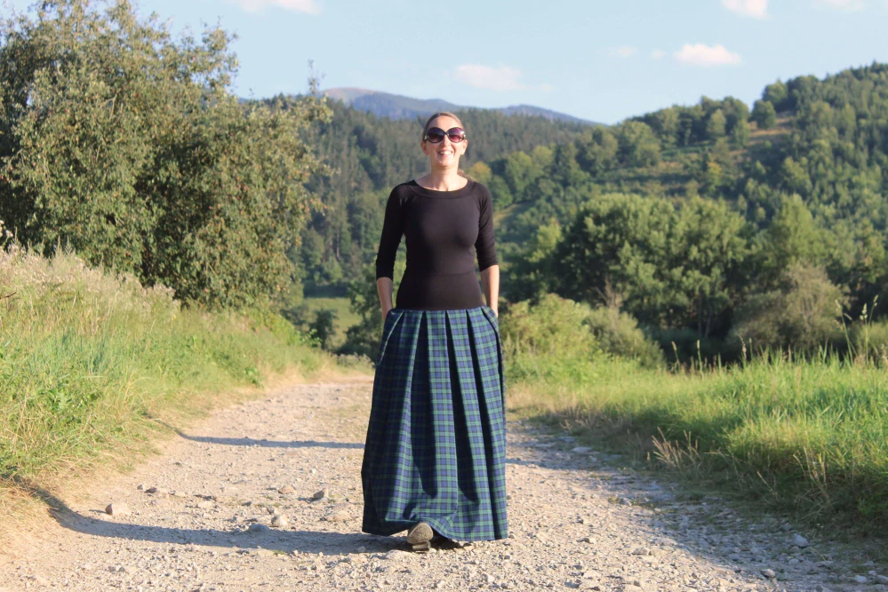 Dlhá skladaná sukňa modro-zelené káro