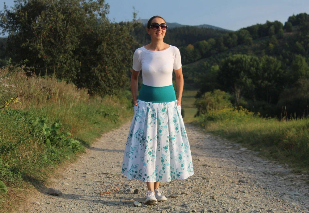 Bavlnená skladaná sukňa tyrkysový eukalyptus