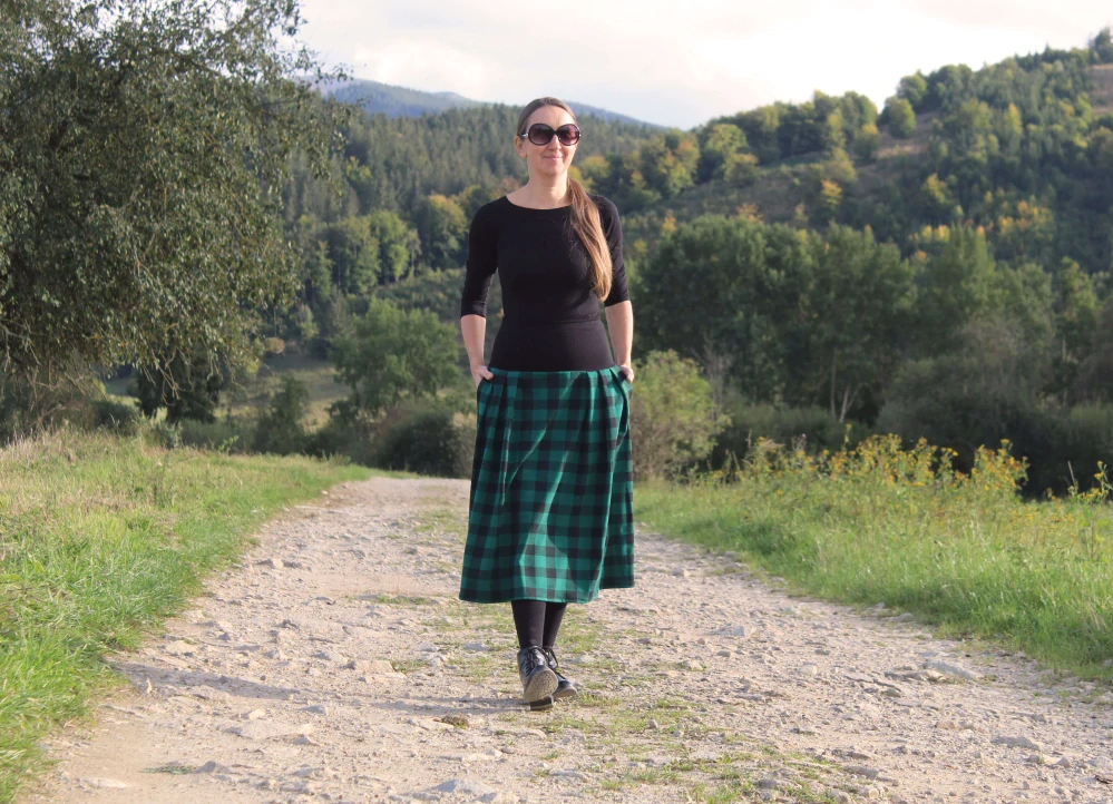 Dlhá sukňa čierno-biele pepitko