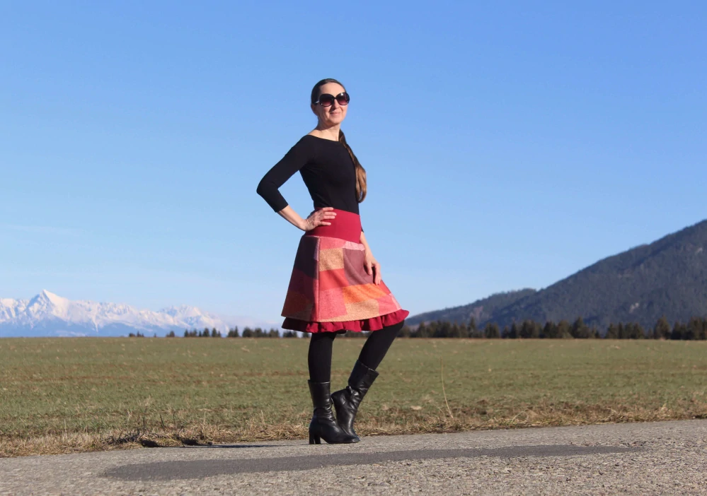 Dvojvrstvová "vínovo-vzorovaná" sukňa