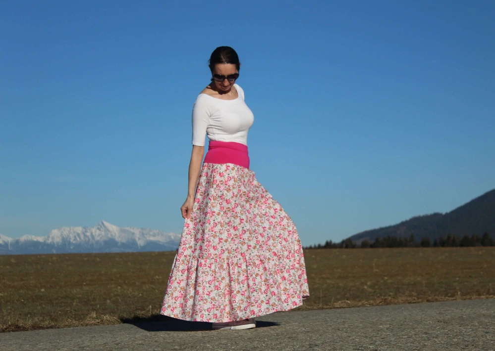 Bavlnená sukňa s ružičkami