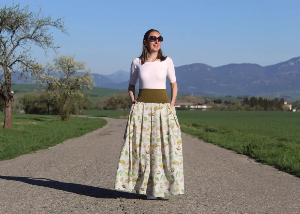 Dlhá skladaná sukňa hnedo-zelené paprade