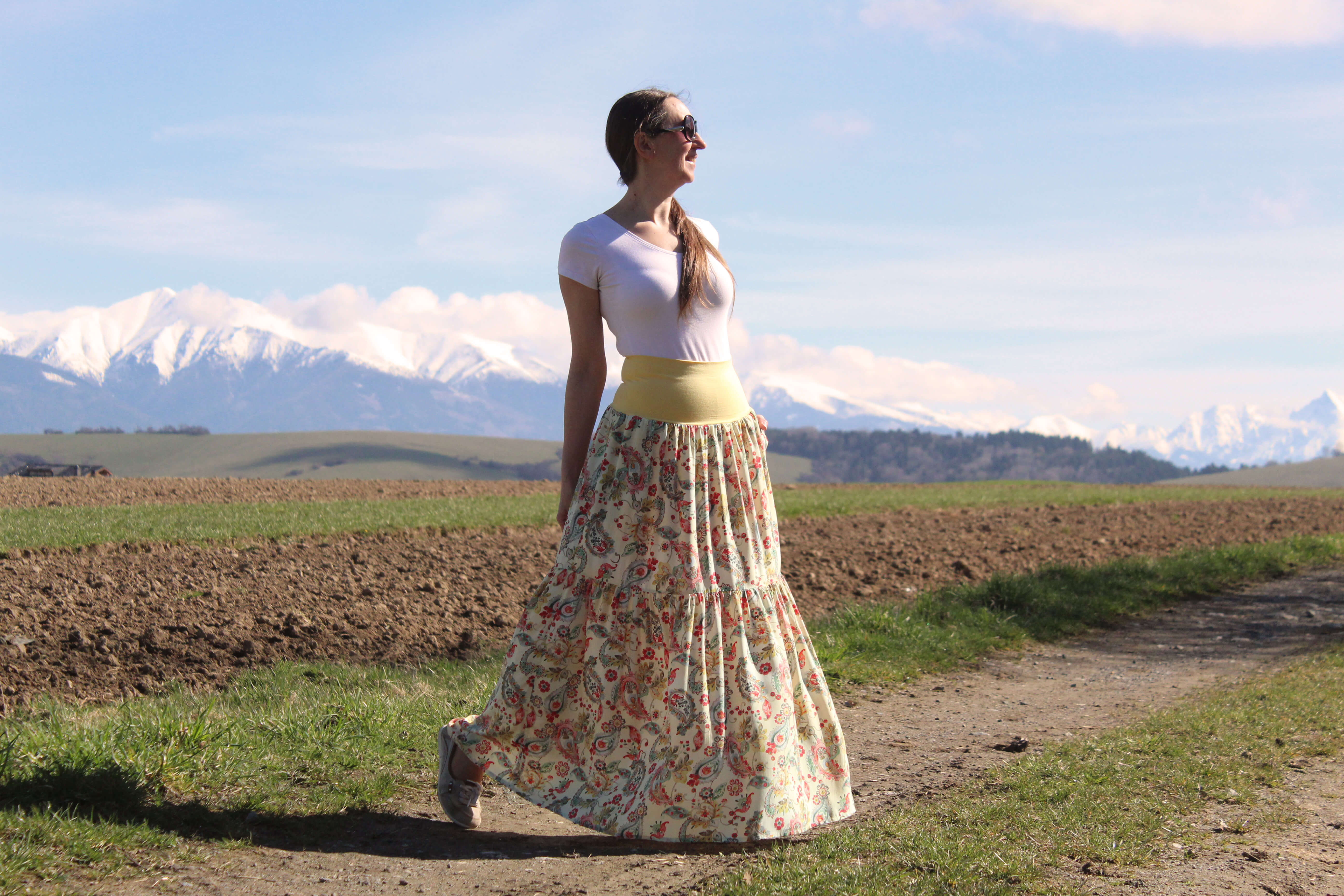 Viskózová sukňa žlté paisley