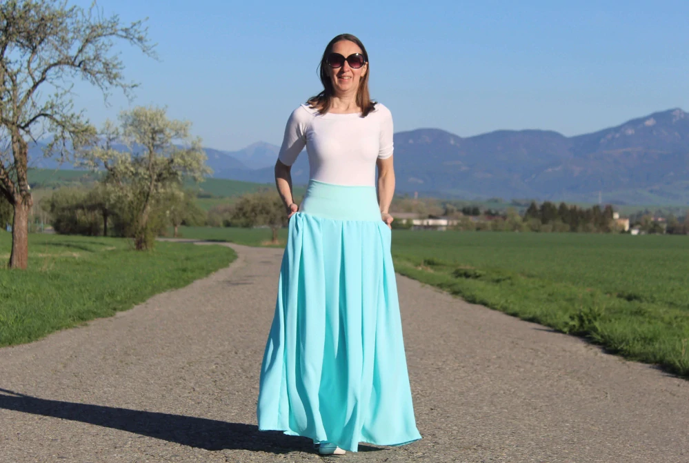 Dlhá "mentolová" skladaná sukňa