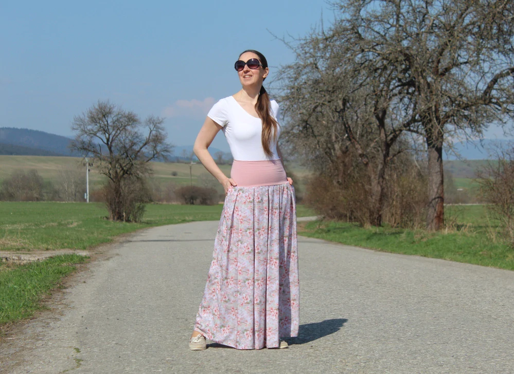 Viskózová sukňa čerešňové kvety