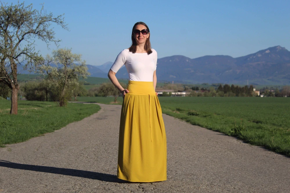 Dlhá rovná horčicová sukňa