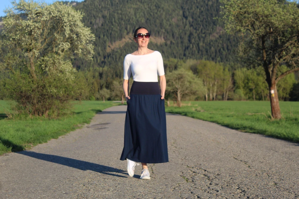 Ľanová tmavomodrá sukňa veľ. L