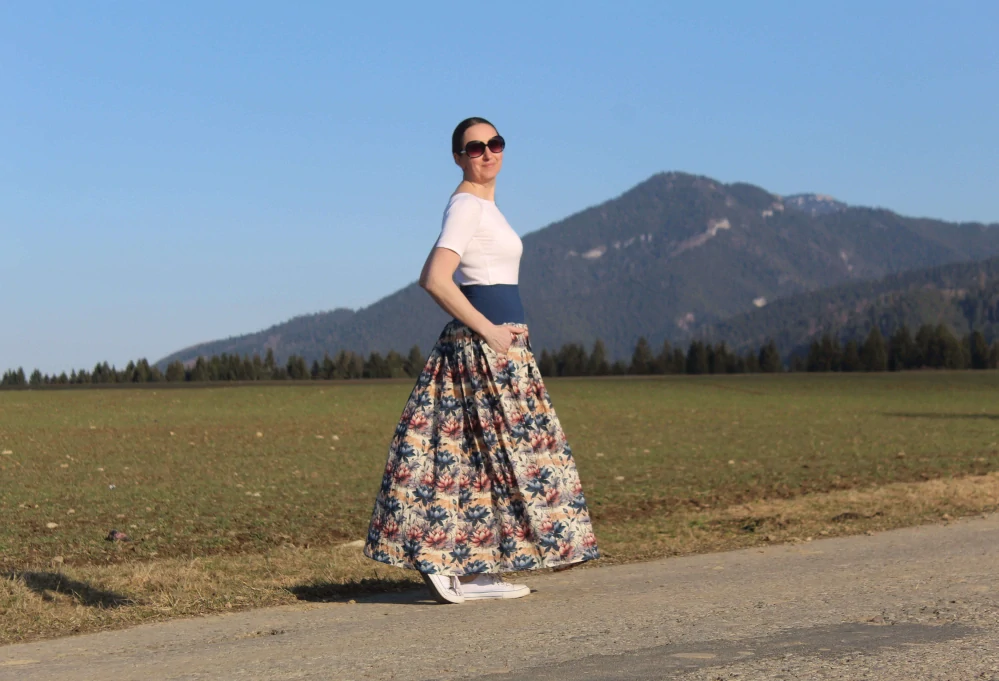 Mušelínová sukňa s lotosmi