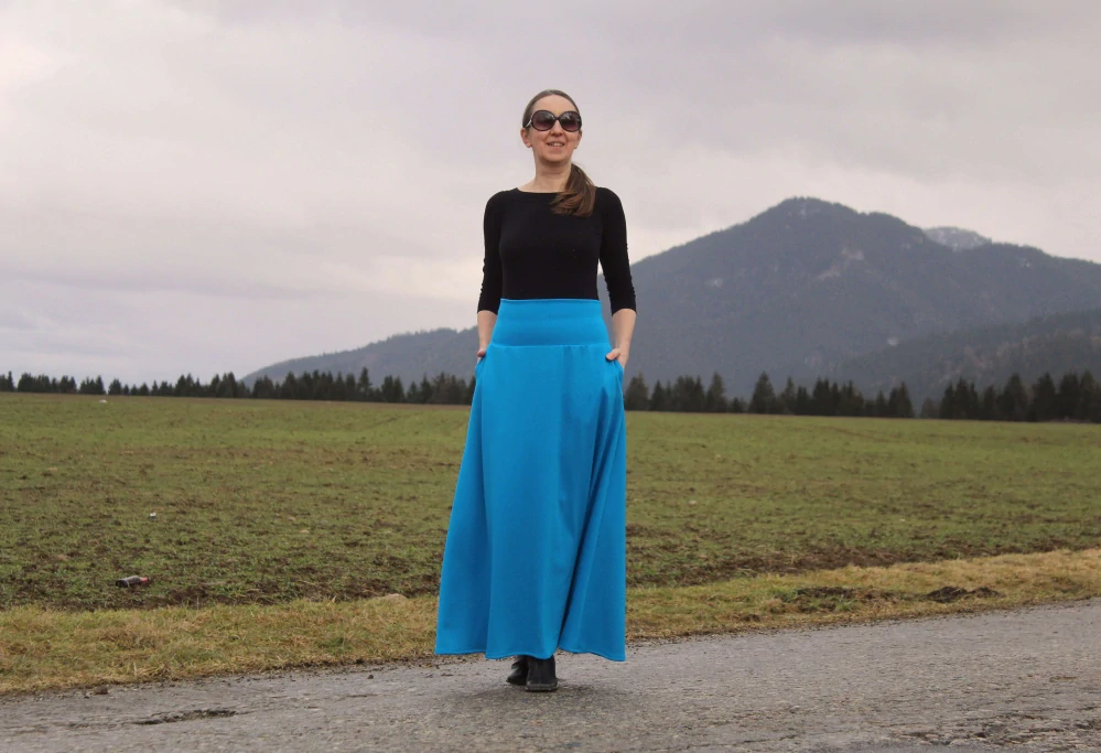 Tyrkysová áčková úpletová sukňa s vreckami