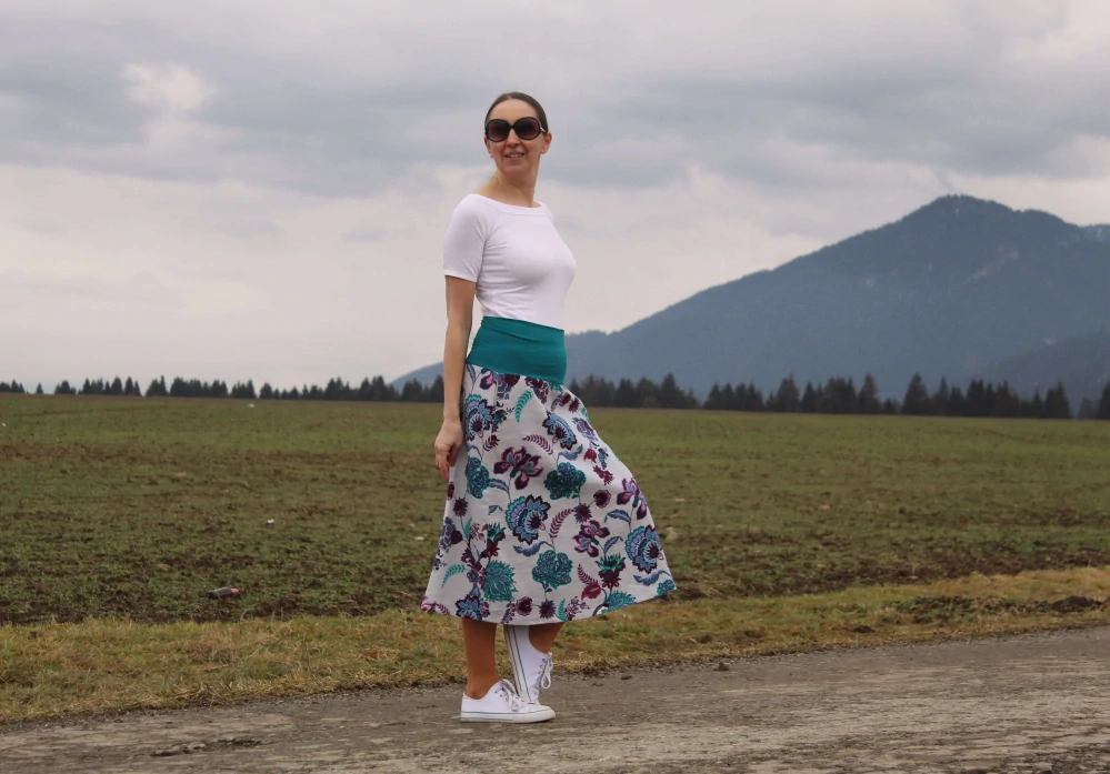 Trojštvrťová sukňa pudrovo-tyrkysová