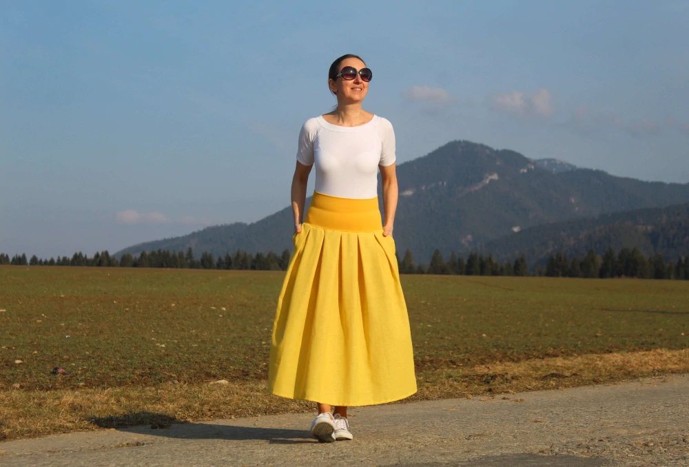 Žltá skladaná ľanová sukňa veľ. S-M