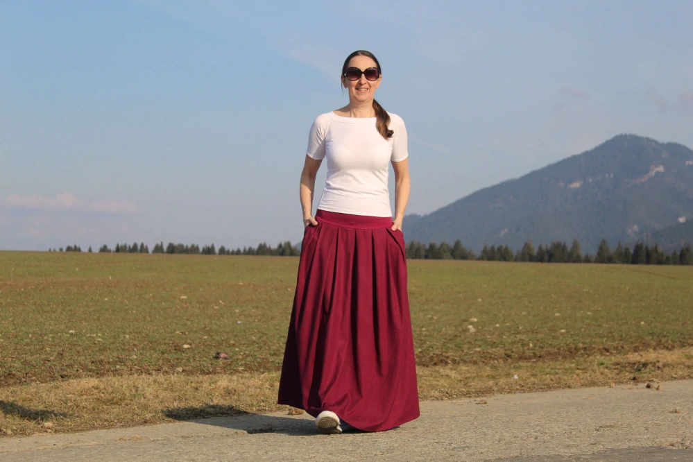 Dlhá vínová skladaná sukňa zo zmesového ľanu