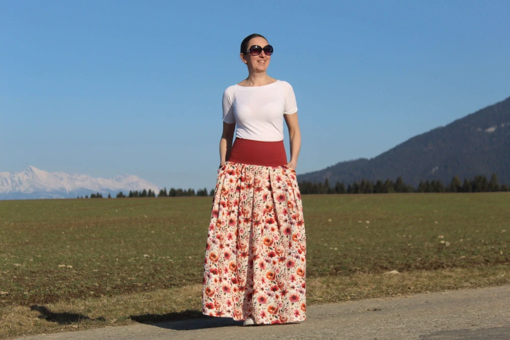 Mušelínová sukňa dlhá – lúčne kvety v tehlových odtieňoch