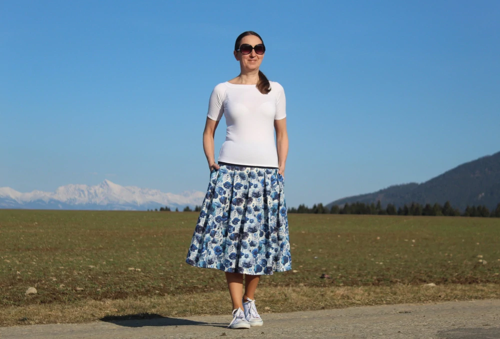 Mušelínová sukňa - modré kvety