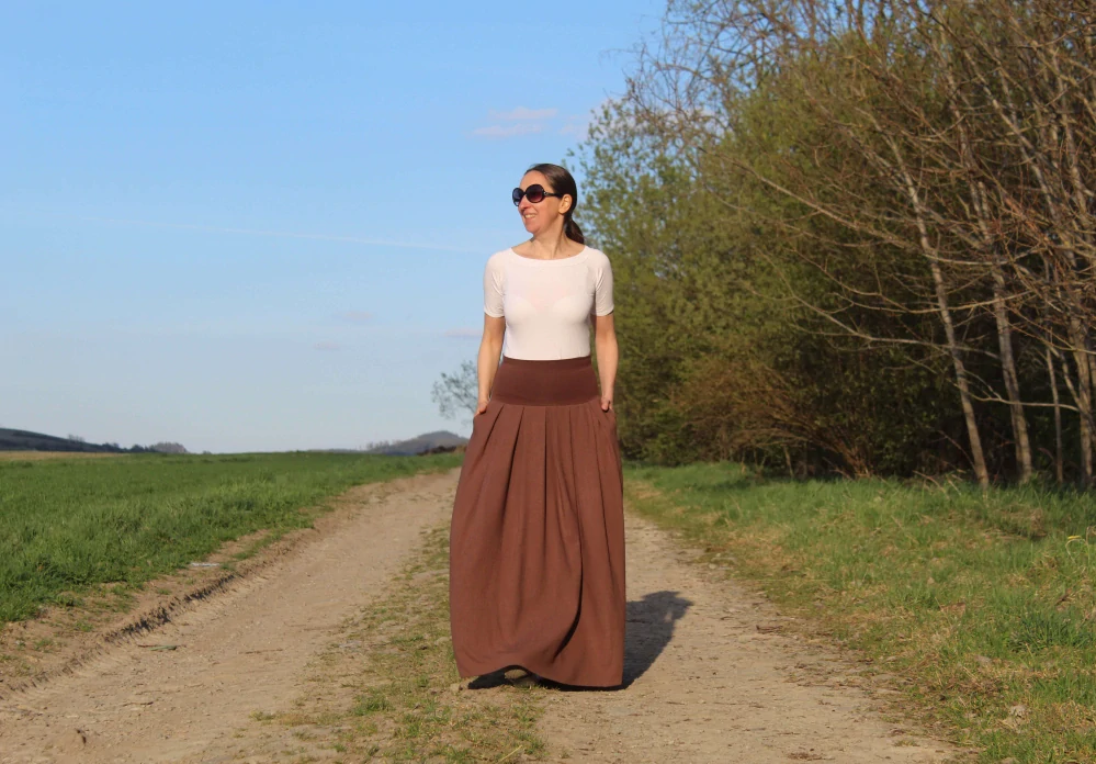 Dlhá skladaná ľanová sukňa hnedá