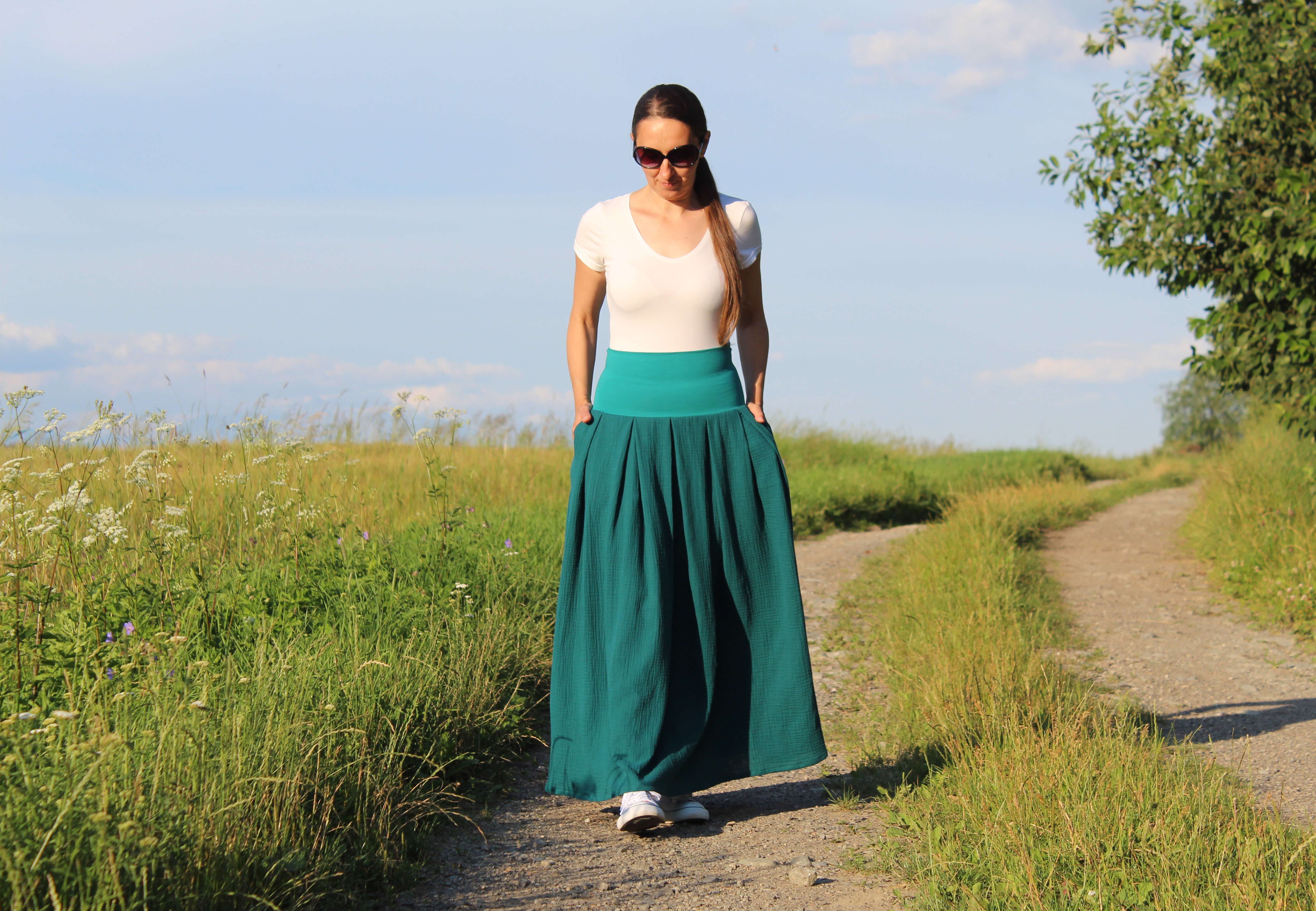 Mušelínová tyrkysová skladaná sukňa