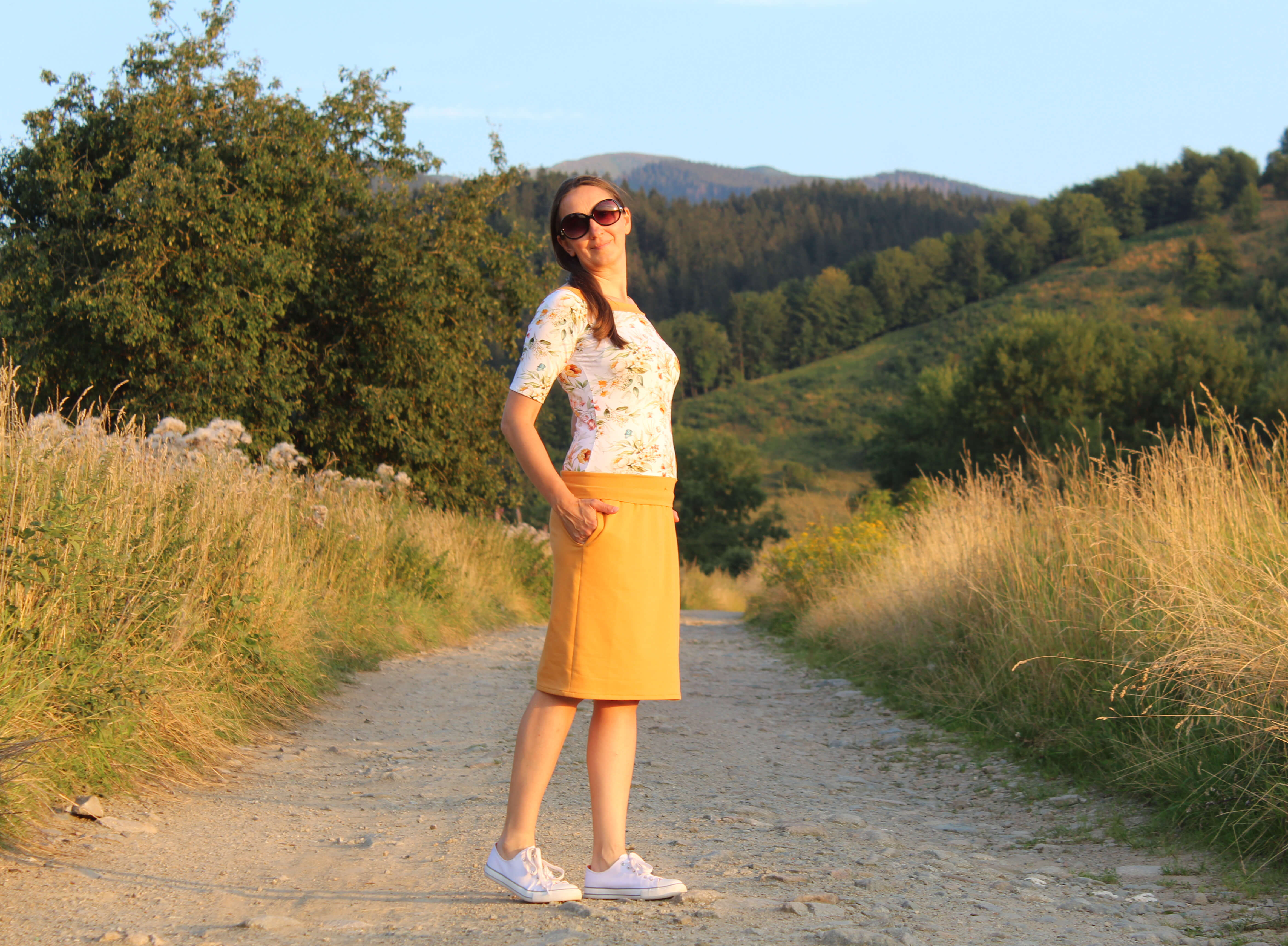 Krátka sukňa horčicová