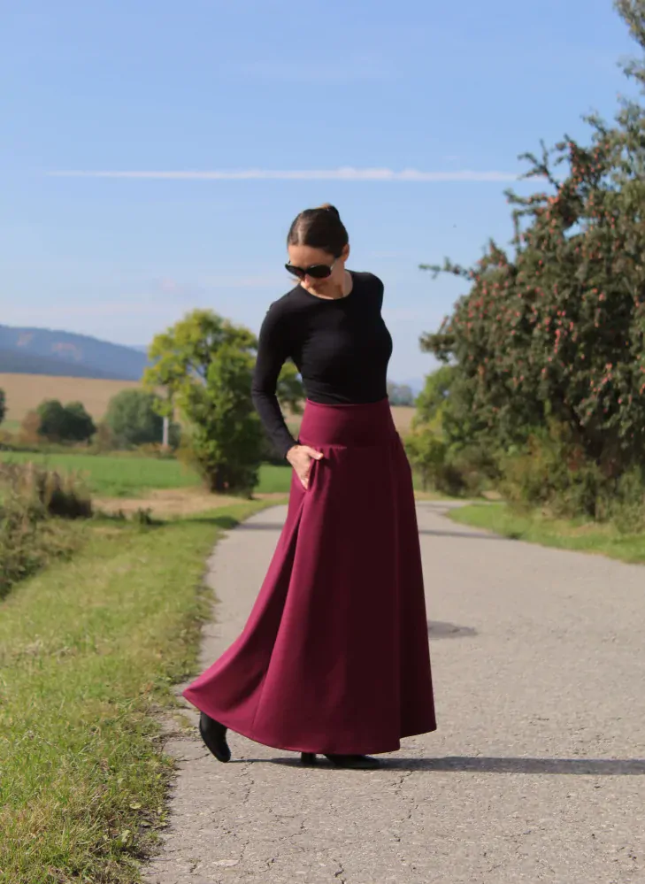 Úpletová sukňa vínová