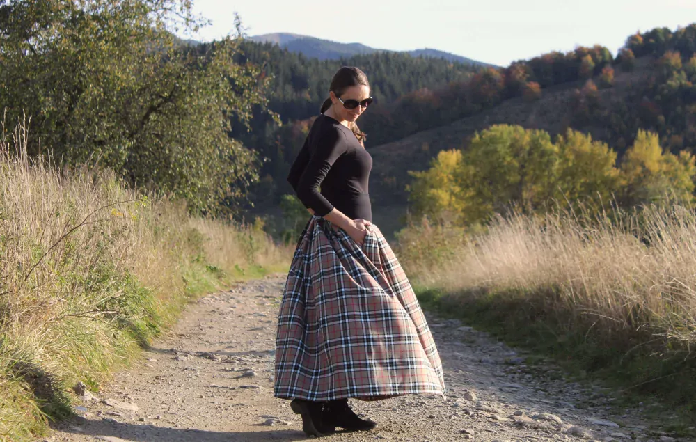 Dlhá sukňa béžová károvaná