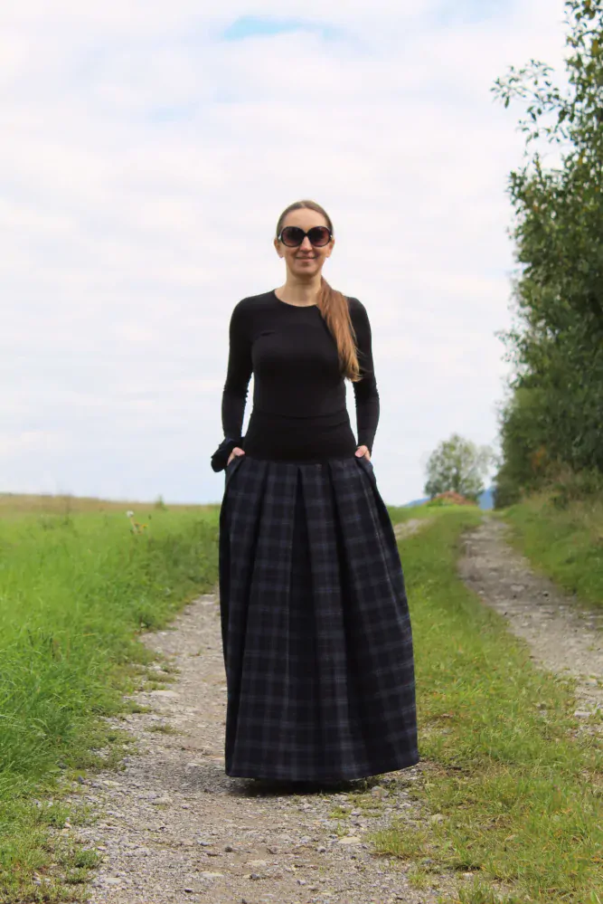 Dlhá sukňa modrá károvaná