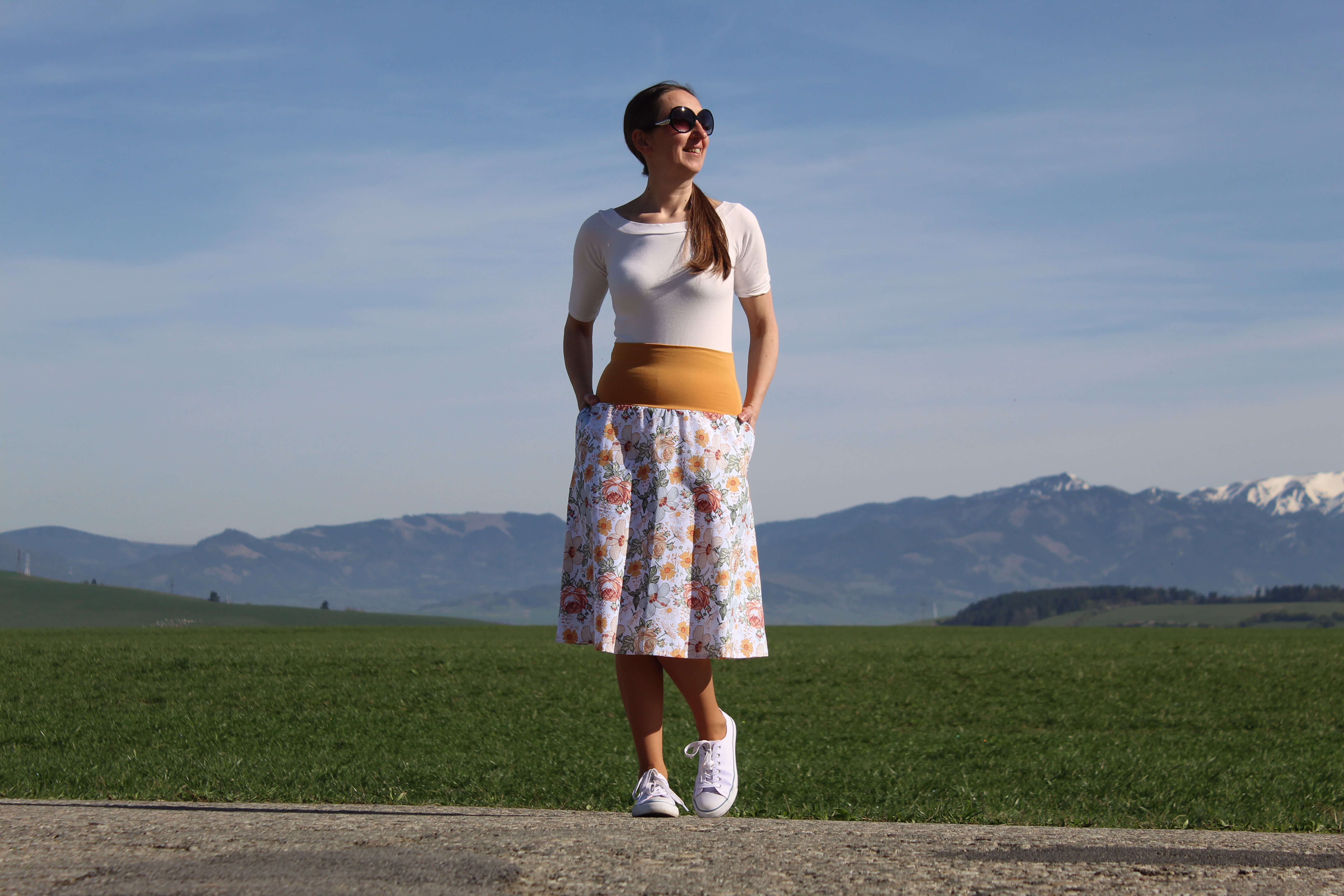 Bavlnená sukňa bielo-horčicová