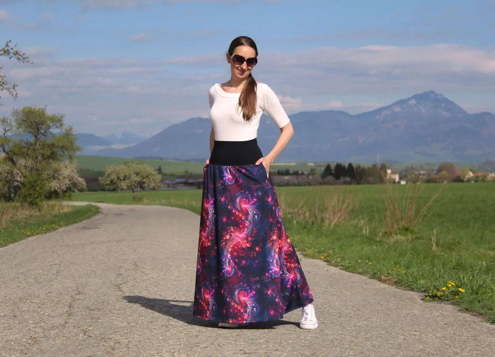 Úpletová sukňa vesmírny abstrakt