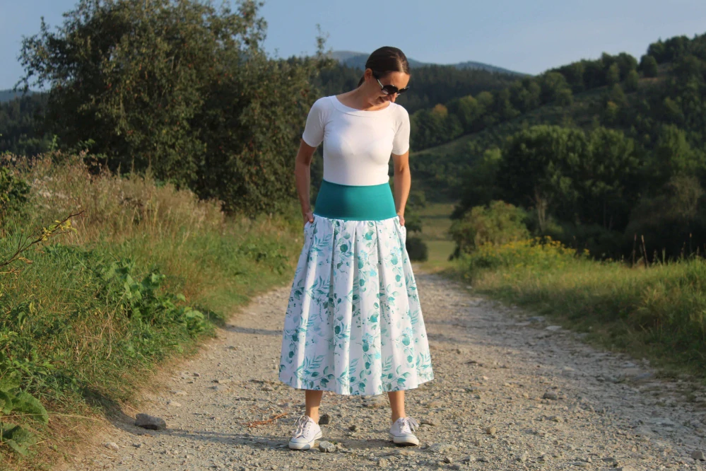 Bavlnená skladaná sukňa tyrkysový eukalyptus