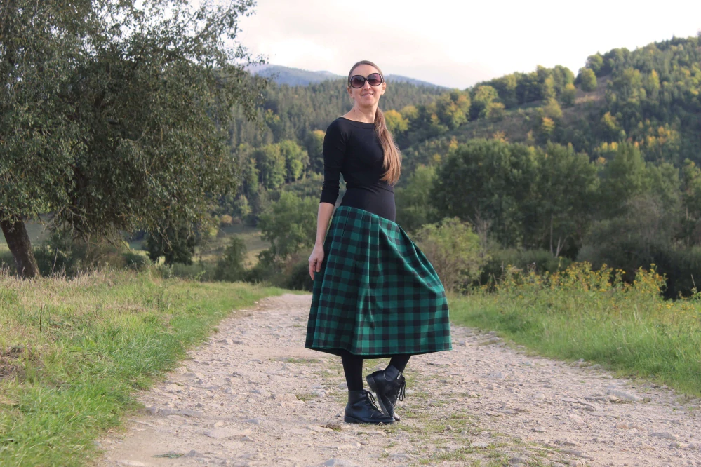 Dlhá sukňa čierno-biele pepitko