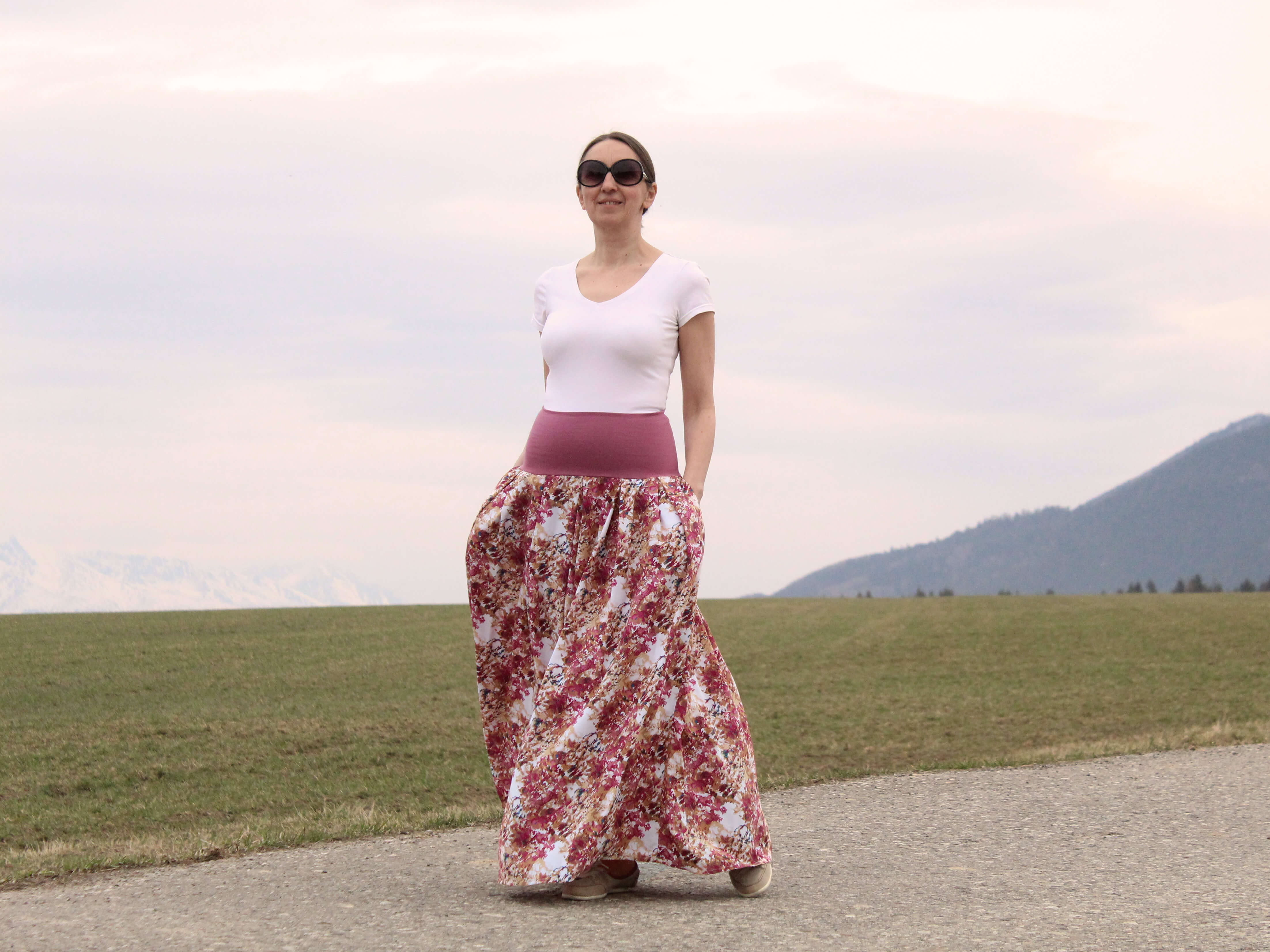 Viskózová sukňa staroružovo-hnedo-biela