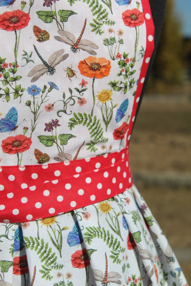 Dámska zásterka s vlčími makmi