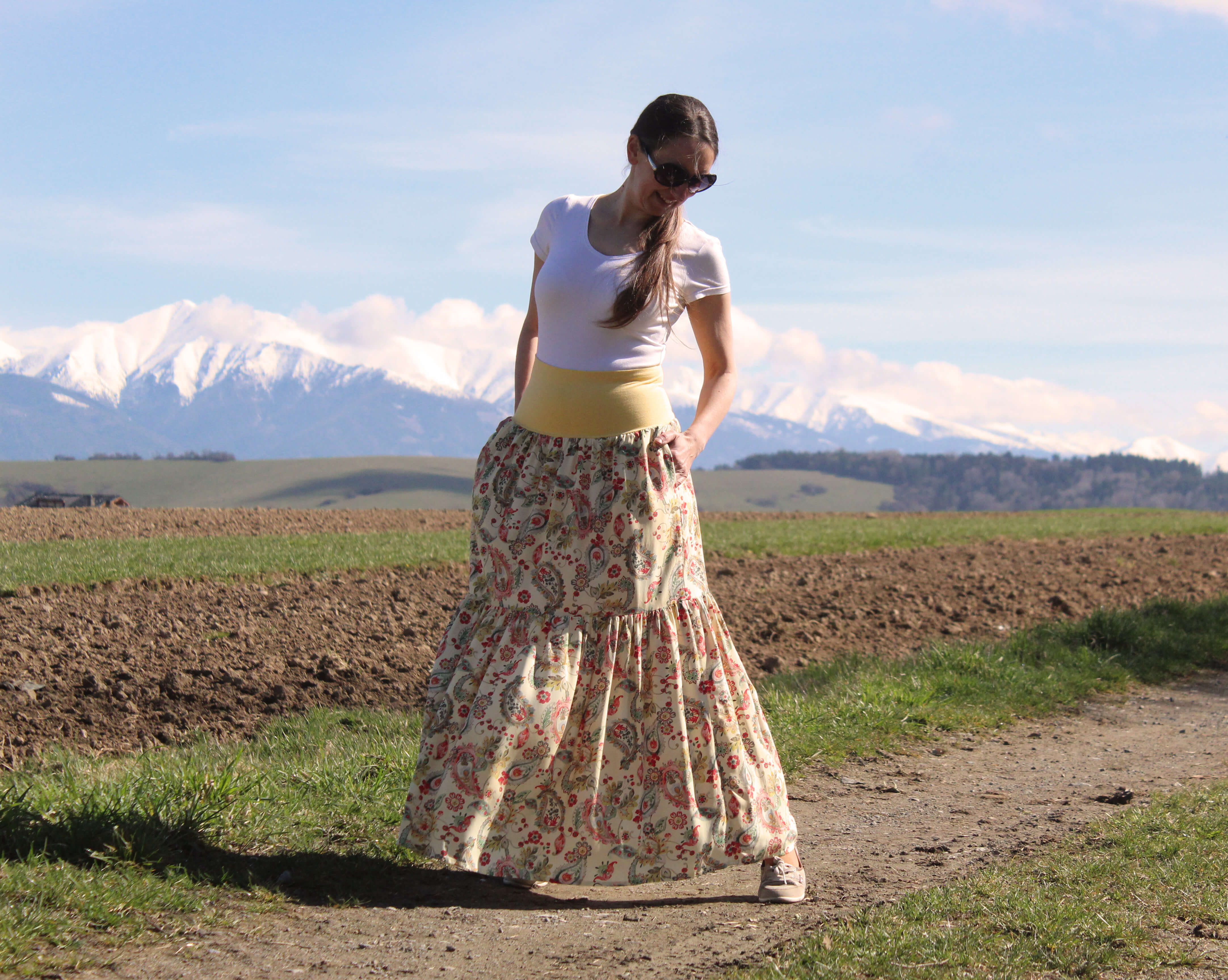 Viskózová sukňa žlté paisley