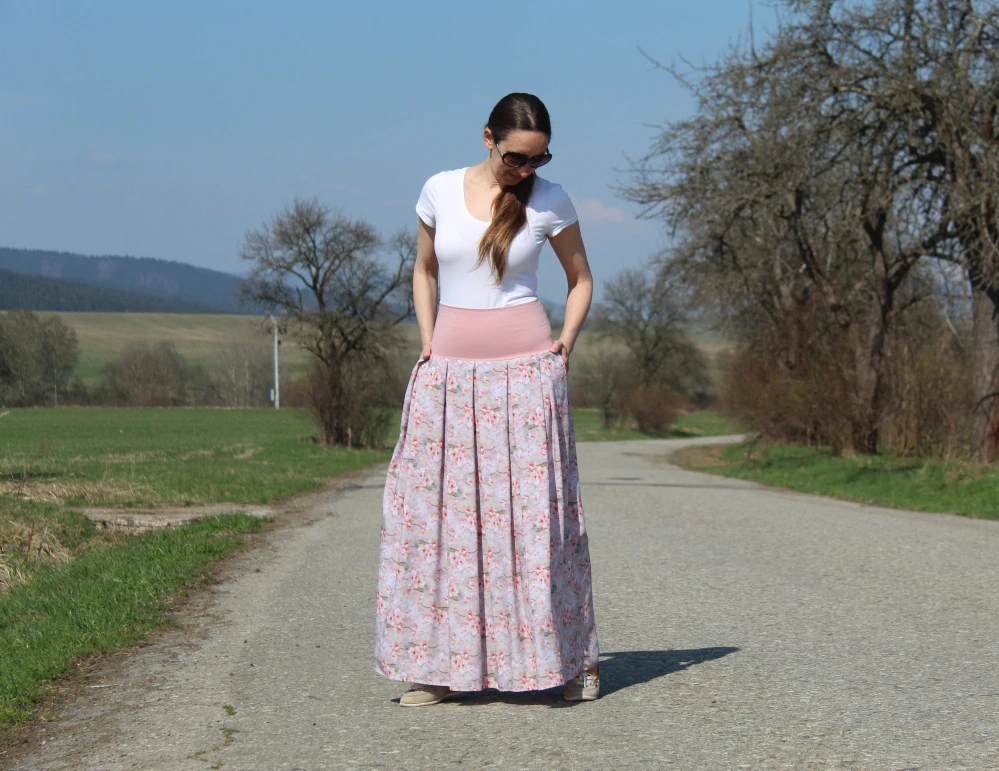 Viskózová sukňa čerešňové kvety