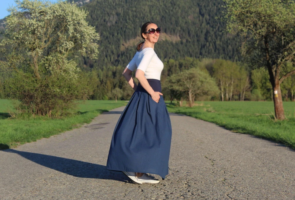 Dlhá tmavomodrá ľanová skladná sukňa