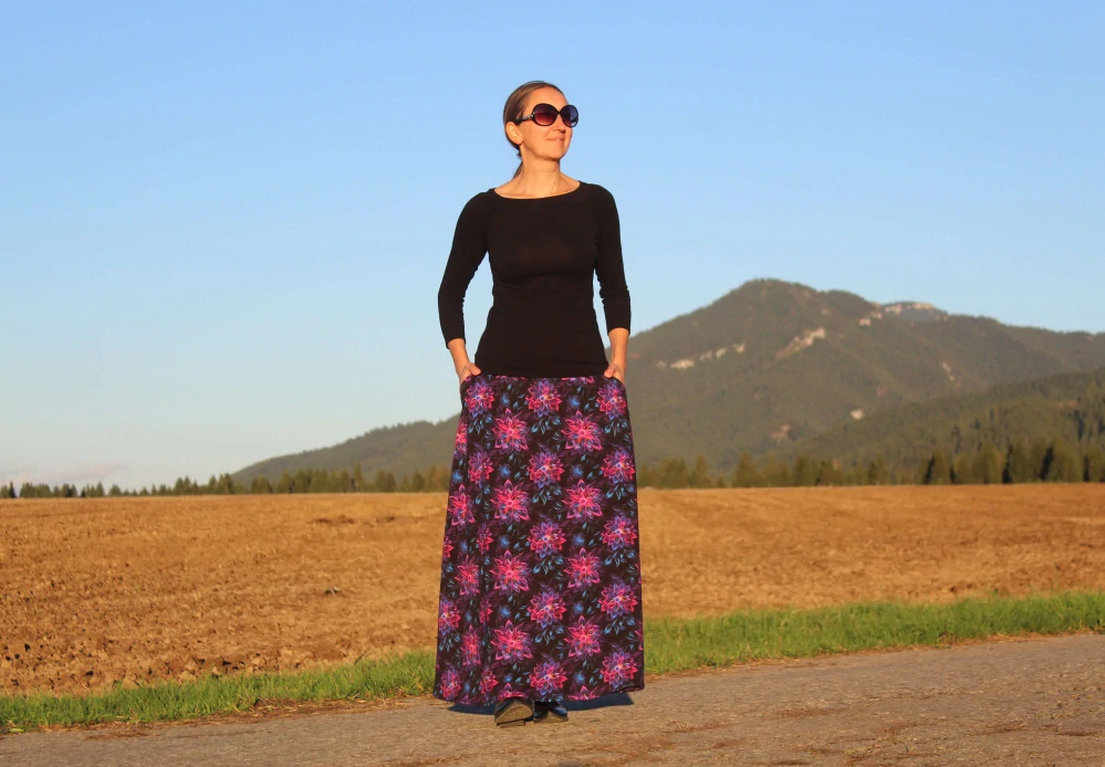 Dlhá sukňa ružovo-fialovo-modré kvety