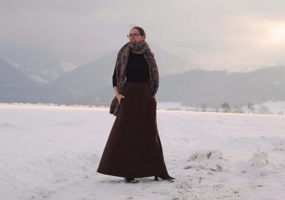 Čokoládovo-hnedá áčková sukňa z počesanej teplákoviny s vreckami