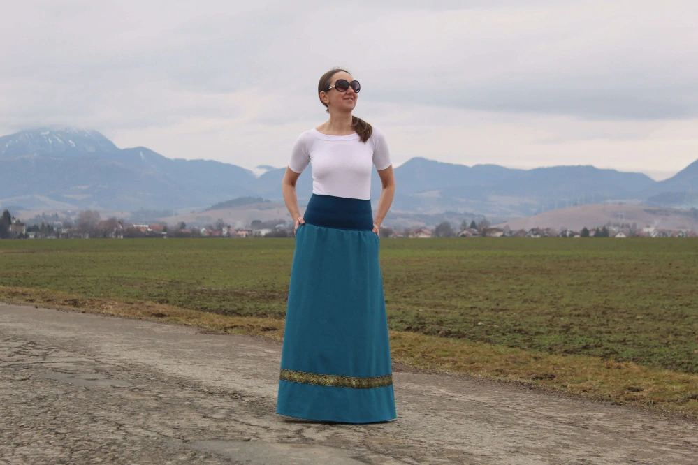 Dlhá tyrkysová ľanová sukňa so stuhou veľ. M