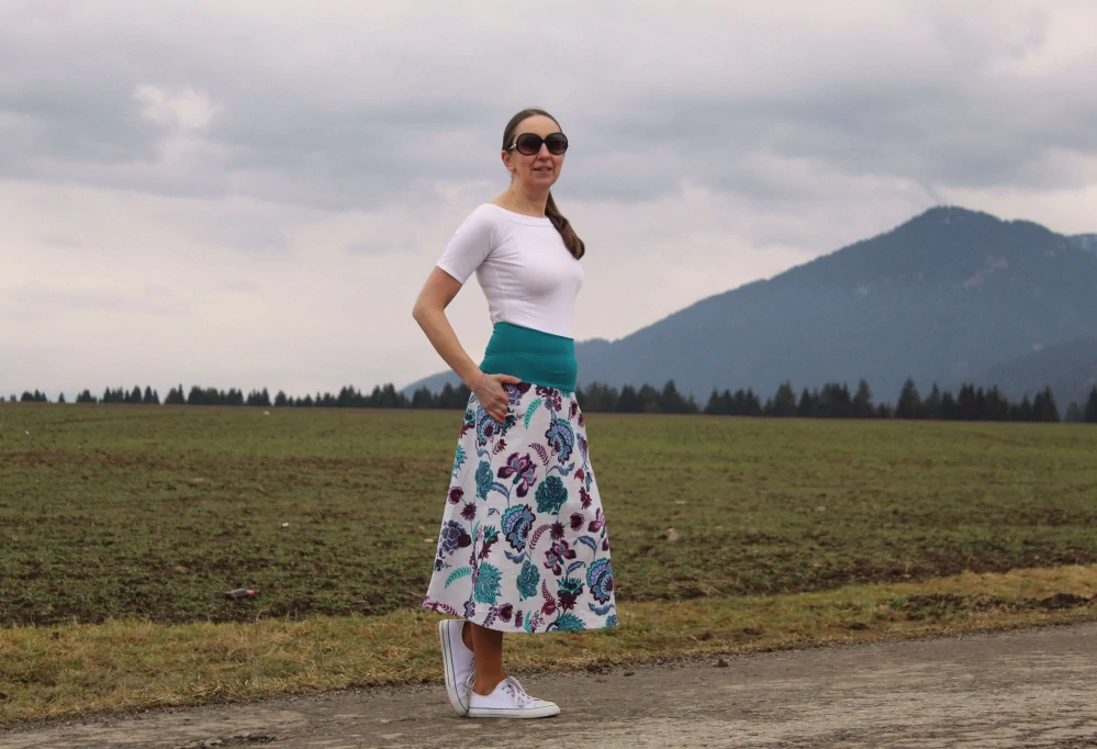 Trojštvrťová sukňa pudrovo-tyrkysová