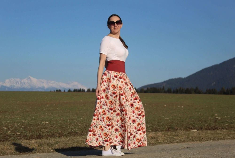 Mušelínová sukňa dlhá – lúčne kvety v tehlových odtieňoch