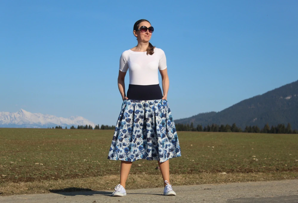 Mušelínová sukňa - modré kvety