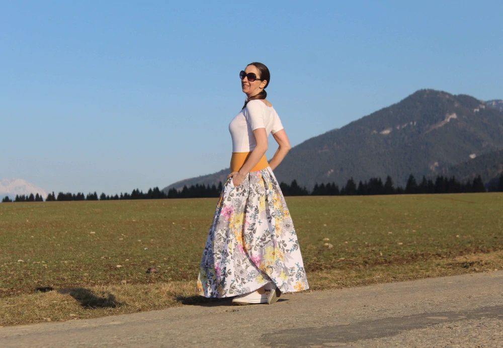 Dlhá bavlnená sukňa s kvetinovým vzorom