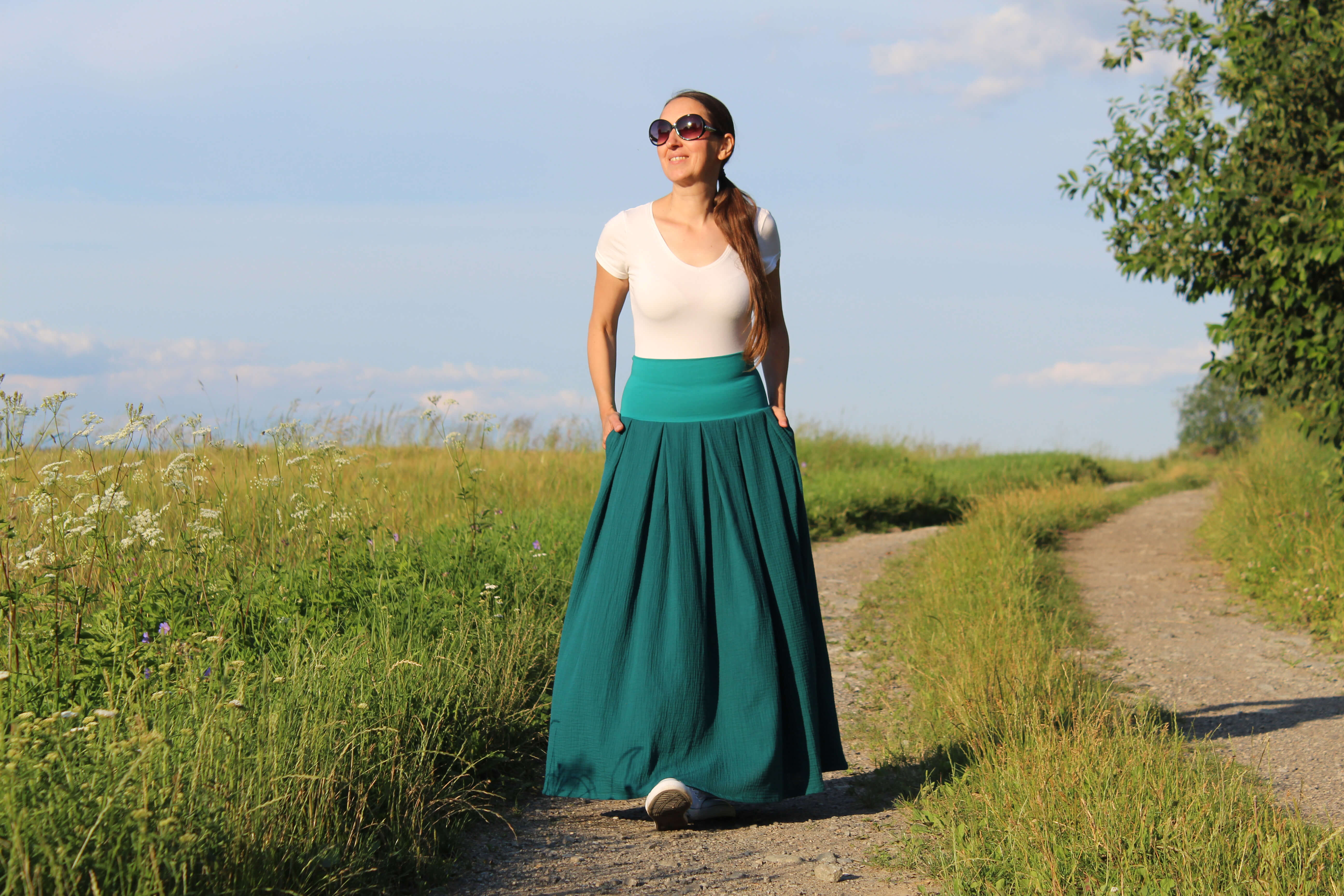 Mušelínová tyrkysová skladaná sukňa