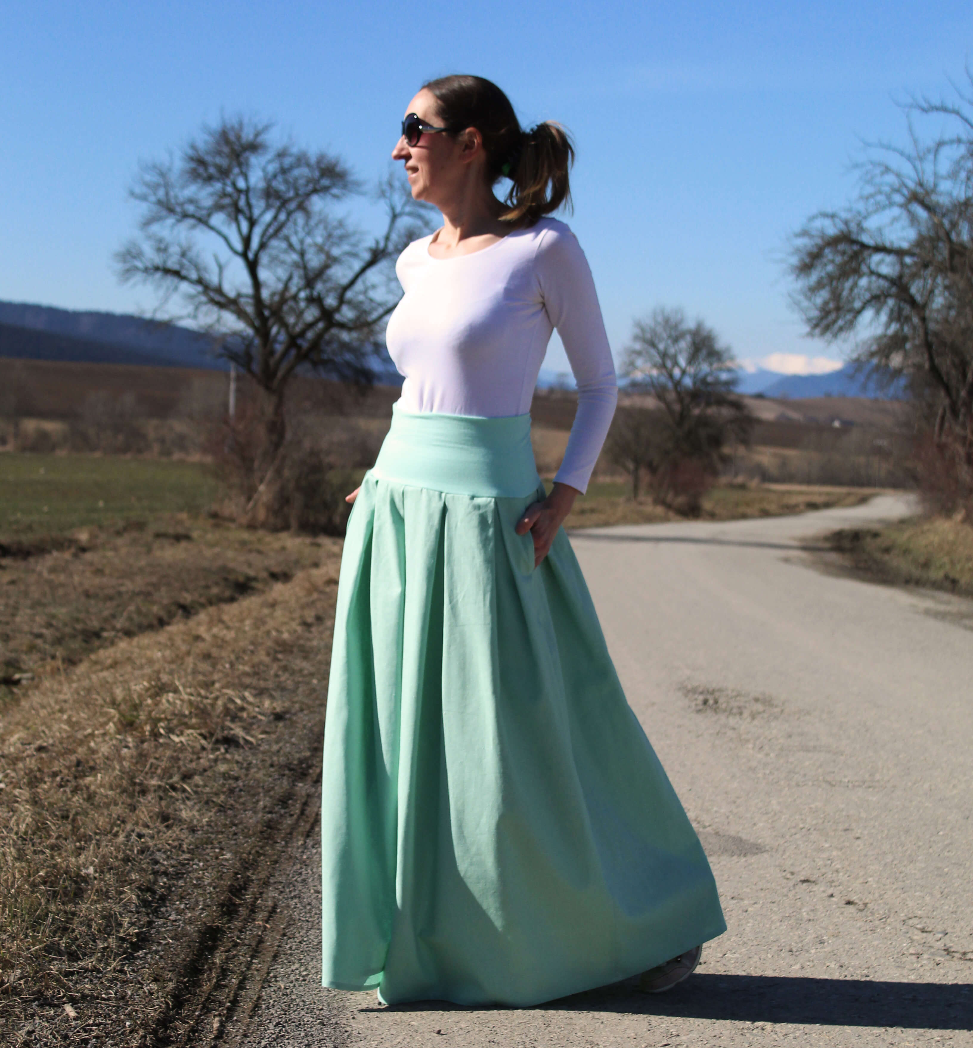 Ľanová mentolová skladaná sukňa